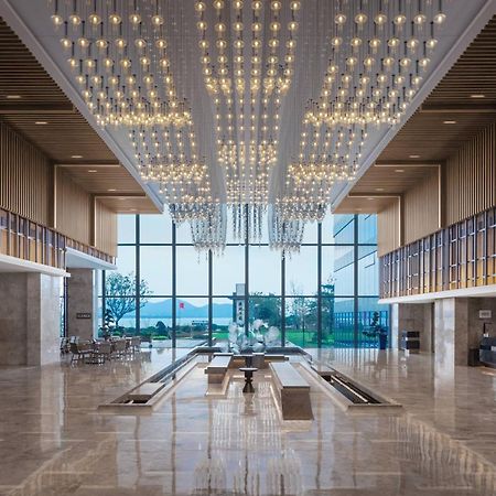 Xuzhou Marriott Hotel Lakeview מראה חיצוני תמונה